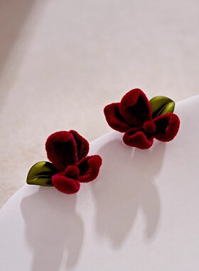 秋冬法式复古酒红色栀子花耳钉高级感丝绒花朵耳环设计感港风耳饰