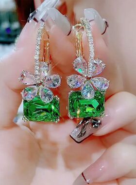 超闪精致绿水晶耳环高级感锆石花朵耳坠新款气质轻奢网红奢华耳饰