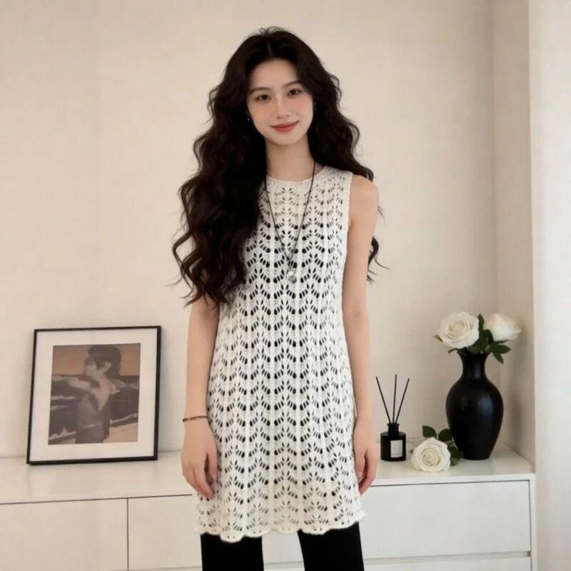 中长款钩花镂空针织背心连衣裙女2026年春夏新款气质叠穿无袖上衣