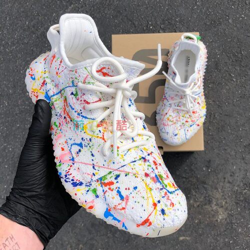 DIY客制白冰淇淋椰子鞋yeezy 350 v2泼墨喷漆涂鸦改色diy定制彩绘