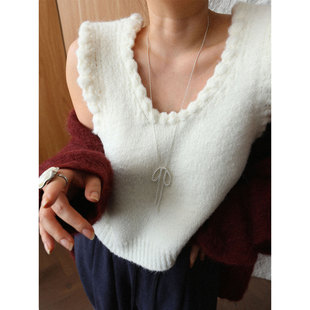 毛衣坎肩 1st编辑店温柔风白色U领针织马甲女氛围感叠穿外搭无袖