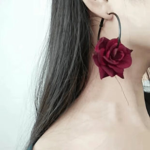 玫瑰花个性新款耳环2024年超火ins小众温柔新潮款上档次超仙耳饰