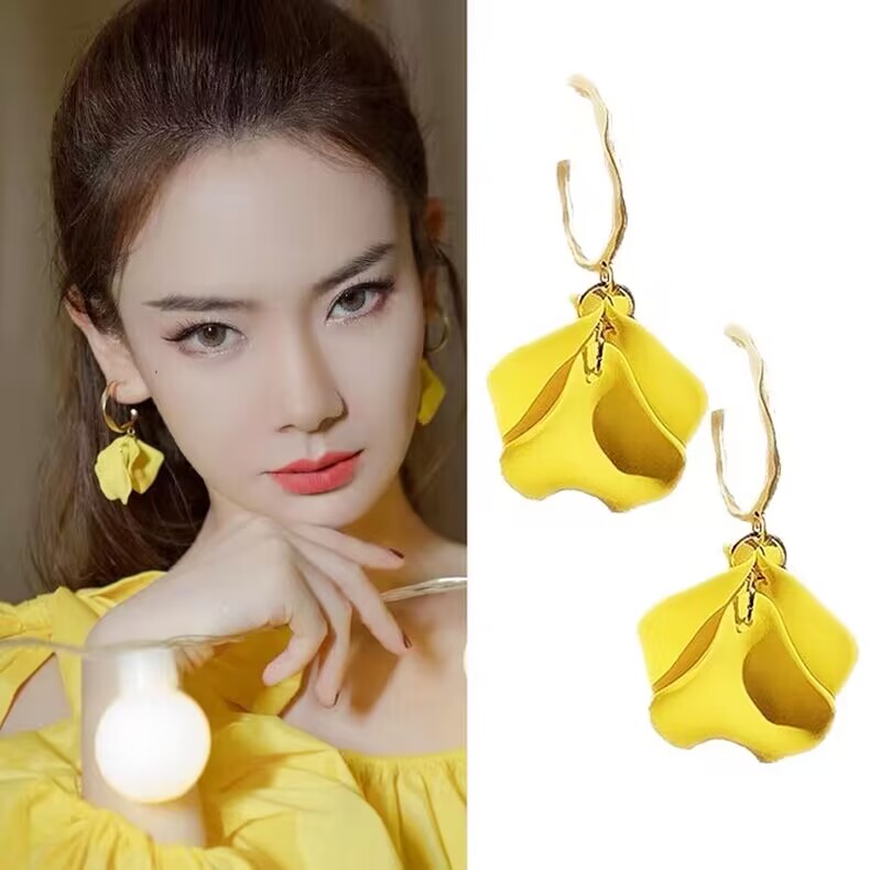 个性新款花朵耳饰气质百搭耳钉