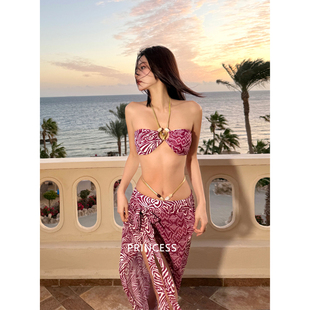 在逃公主2025新款 泡温泉分体绝美纯欲海边度假三件套比基尼泳衣女