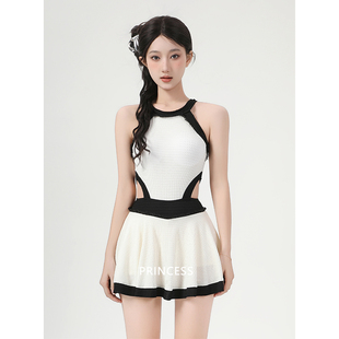 在逃公主2025新款 高级感泡温泉性感绝美连体遮肉微胖纯欲风泳衣女