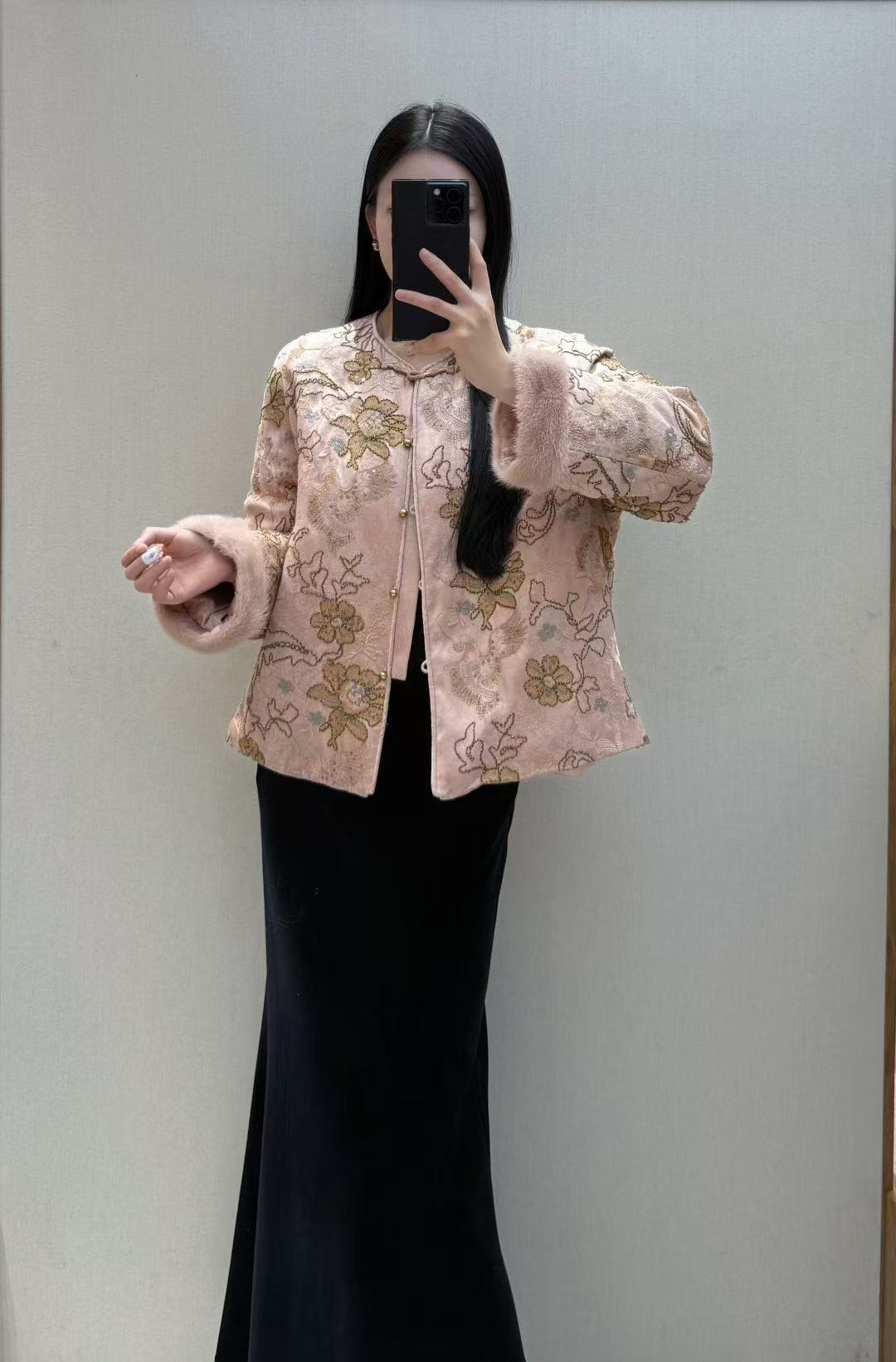 2025冬季新款新中式国风盘扣刺绣袖口水貂羽绒服