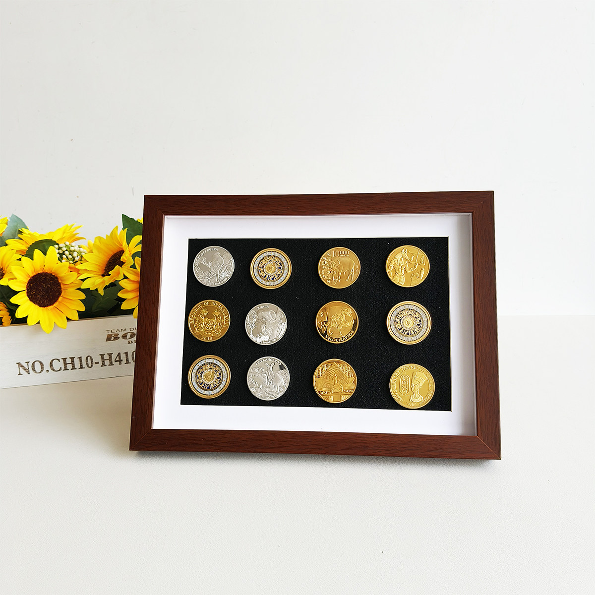 硬币展示框钱币收纳框纪念币收纳展示像章徽章收纳实木展示框挂墙