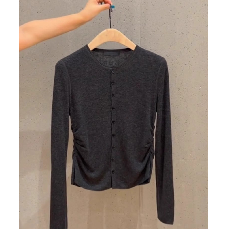 【现货】设计感小众别致深灰色上衣女早春高级感长袖打底针织内搭