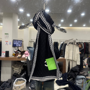 欧洲站2025冬季新款时尚高端洋气拼色针织围巾披肩女款欧货