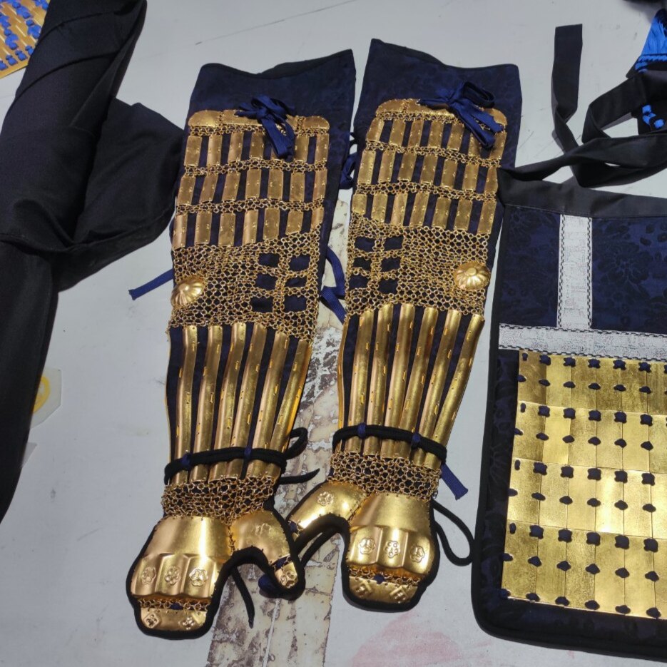 日本武士盔甲笼手贴金 24k 纯金箔真人比例可穿戴甲胄配件鎧部品