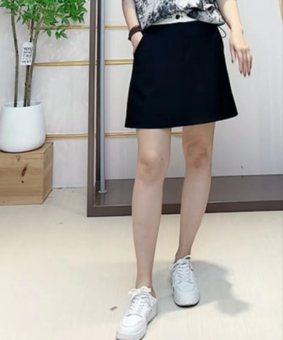 A32- LLXE826深圳高端品牌服饰短裙 4.28