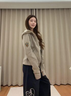 美式复古徽章连帽开衫卫衣女显瘦