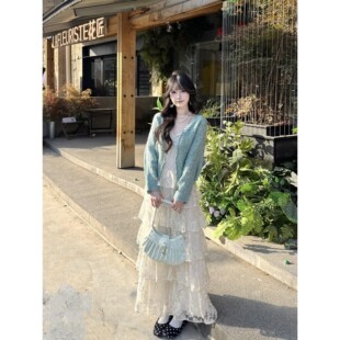 早春套装女温柔韩系风薄荷绿毛衣开衫设计感蕾丝吊带蛋糕裙两件套