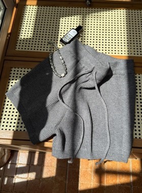 灰色羊毛针织短裤女2025新款秋冬外穿阔腿包臀裤显瘦小个子a字裤