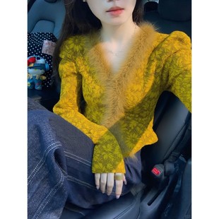 上衣 女内搭毛绒拼接显瘦长袖 秋冬法式 黄色v领加绒加厚蕾丝打底衫