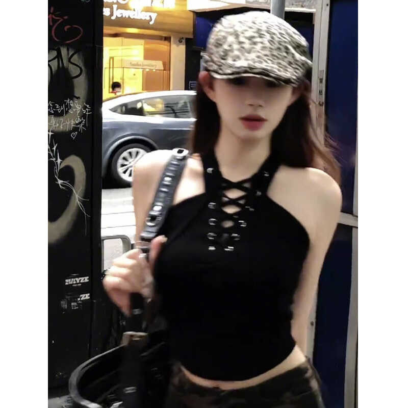 酷飒拽姐黑色挂脖背心女夏季2026新款设计感小众独特辣妹外穿上衣