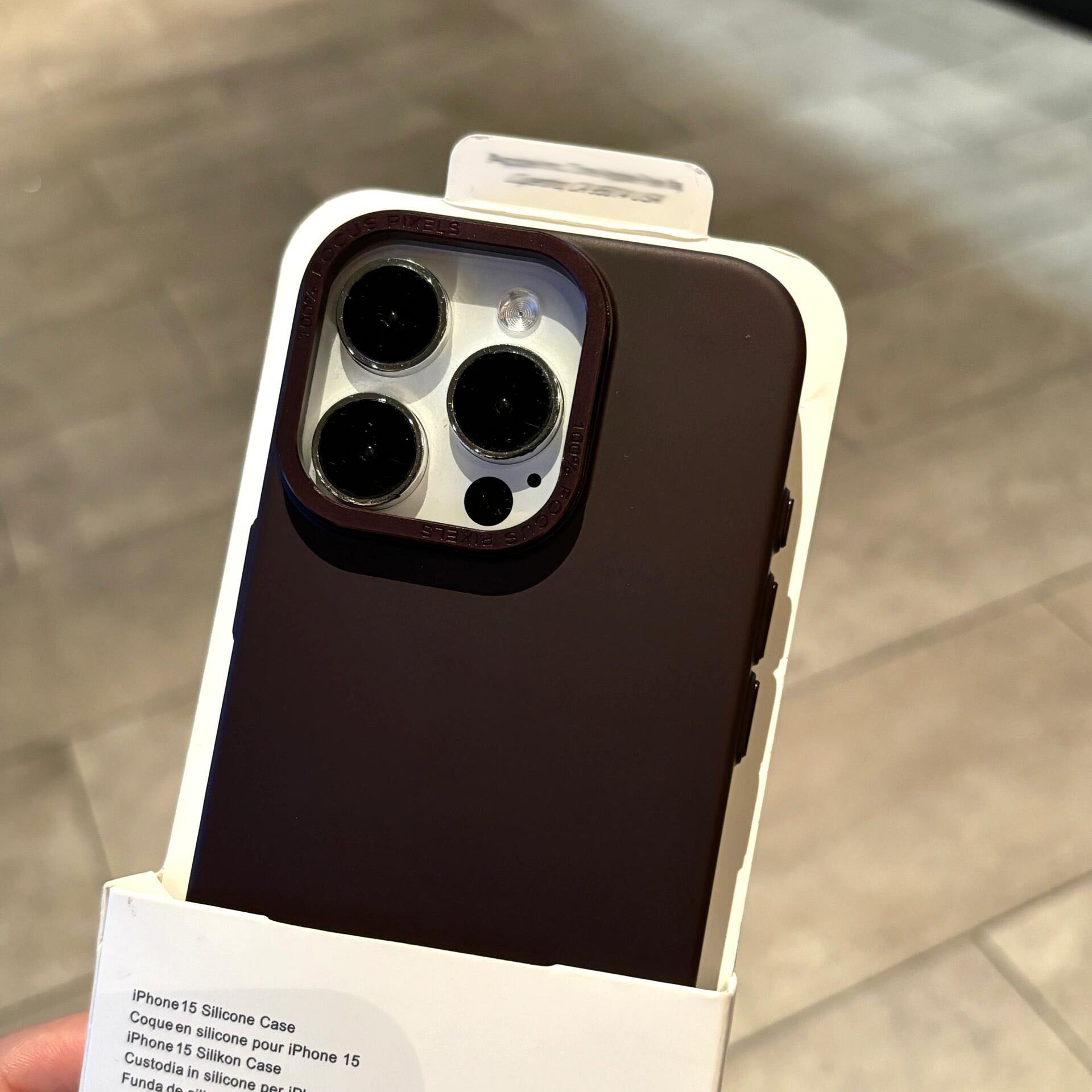 ins风高级感金属镜框适用苹果16Pro手机壳新款iphone15promax超薄14pro纯色肤感磨砂16plus全包13/2大孔11硬