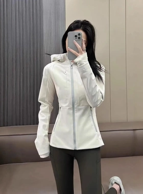 lulu fend软壳cross冲锋衣短款连帽防风瑜伽运动透气秋冬外套女