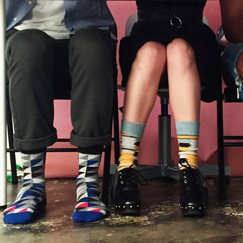 潮牌运动情侣纯棉中帮袜