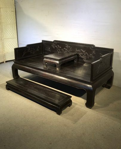 仿明清家具老件紫檀木雕喜上眉梢带底座脚踏花鸟纹罗汉床一套