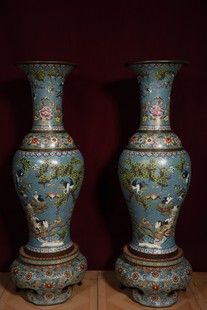 早期收藏老件纯铜景泰蓝掐丝珐琅彩松龄鹤松鹤纹带底座大花瓶一对