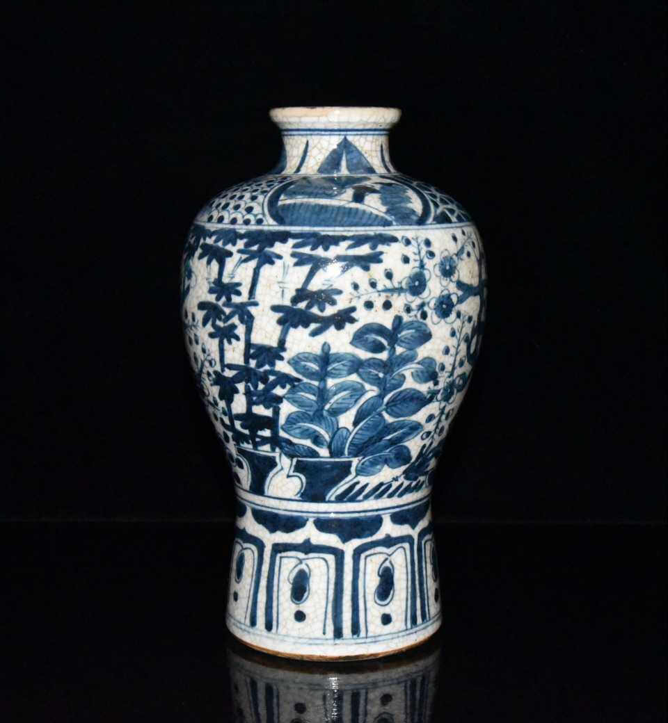 文玩瓷器老物件青花瓷开片高23*13公分松竹梅三友图梅瓶摆件