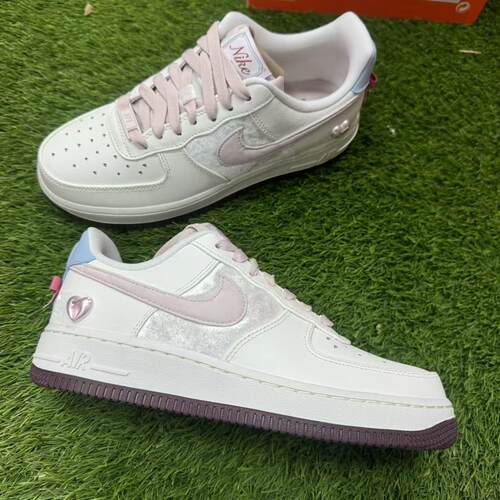 耐克26年情人节空军一号板鞋