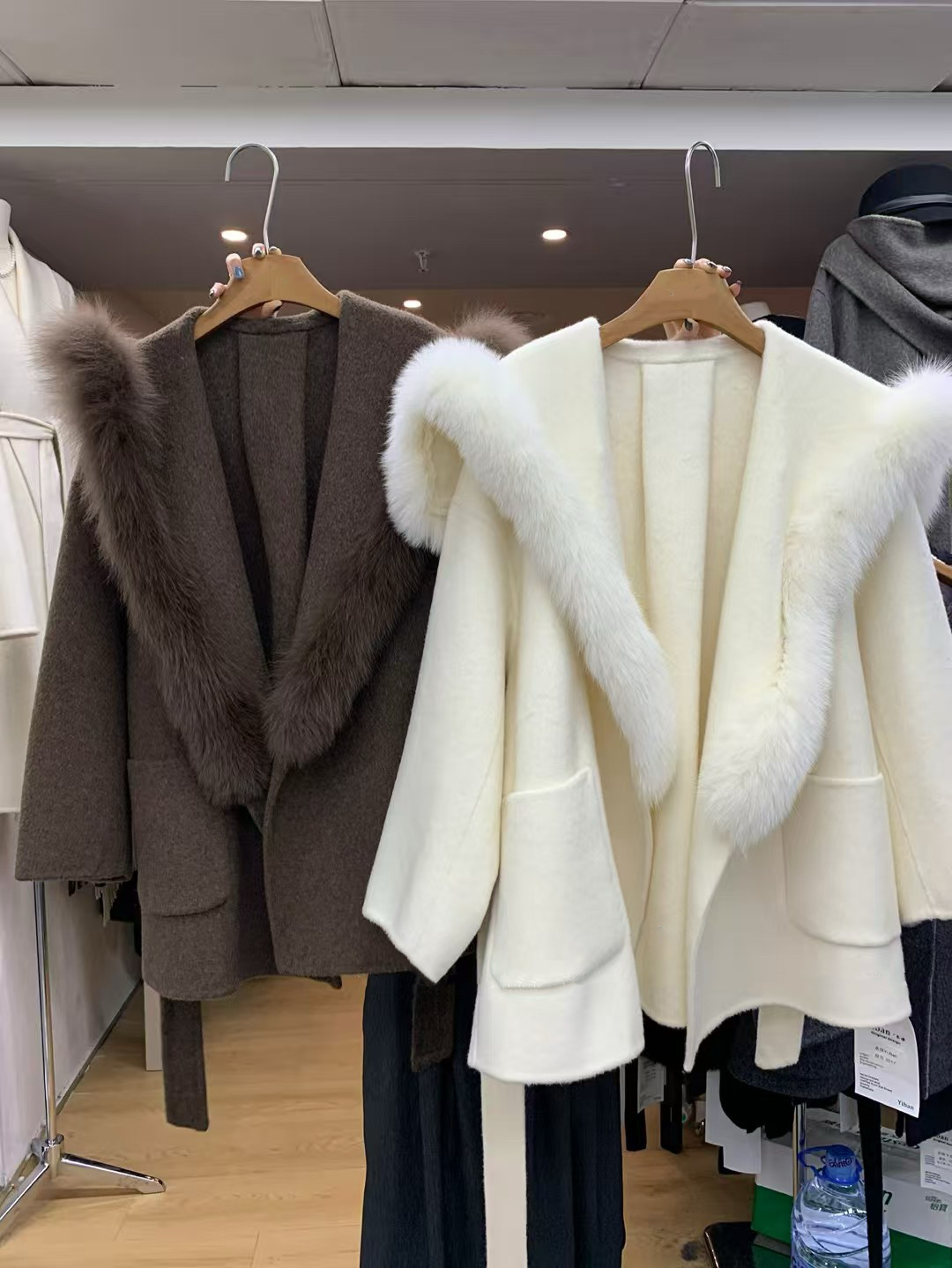 2025年冬季加厚狐狸毛领双面羊毛大衣女短款小个子斗篷羊毛外套女