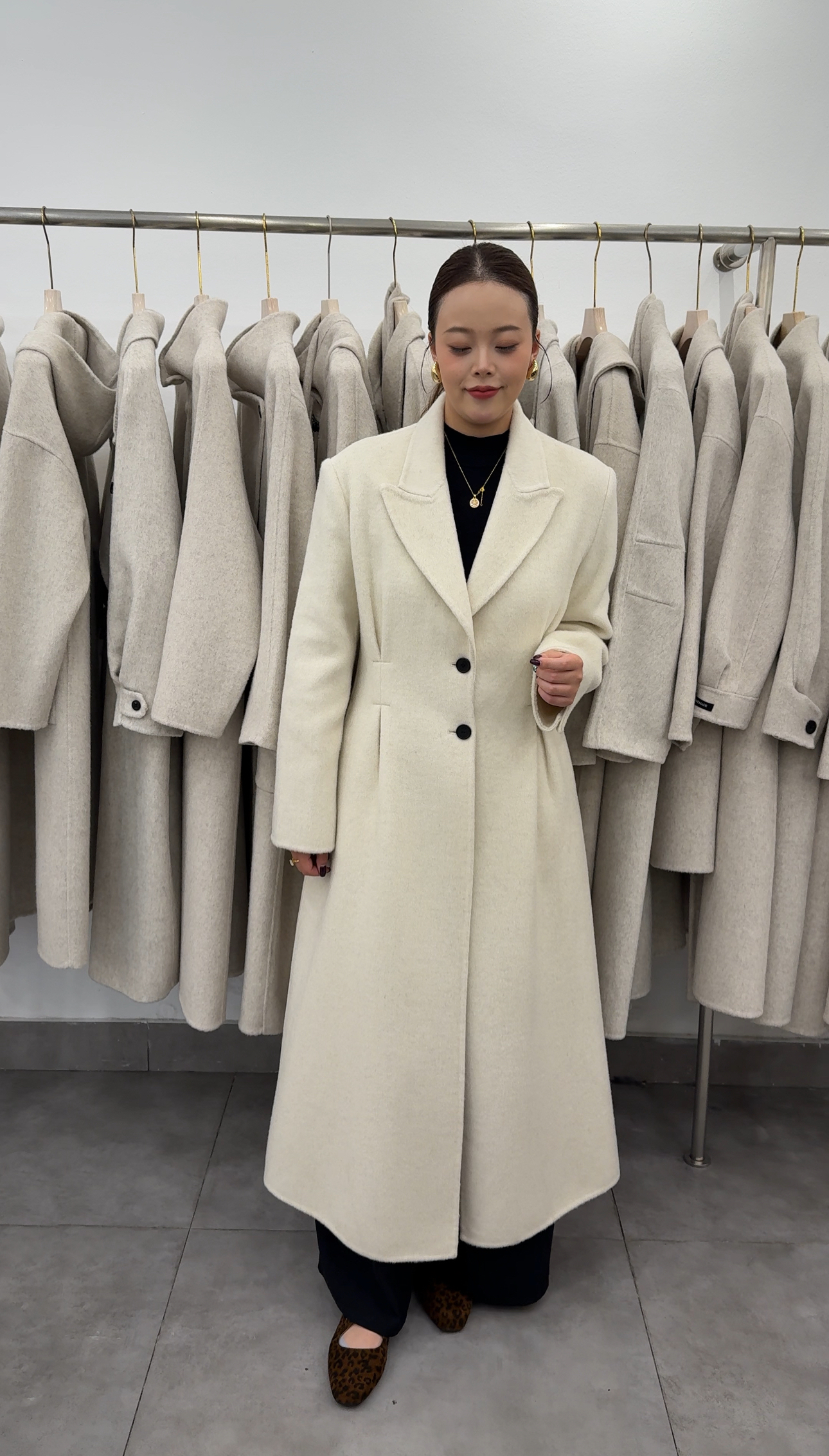 2025年秋冬款西装领双面羊毛大衣裙摆型收腰显瘦羊毛呢外套女长款
