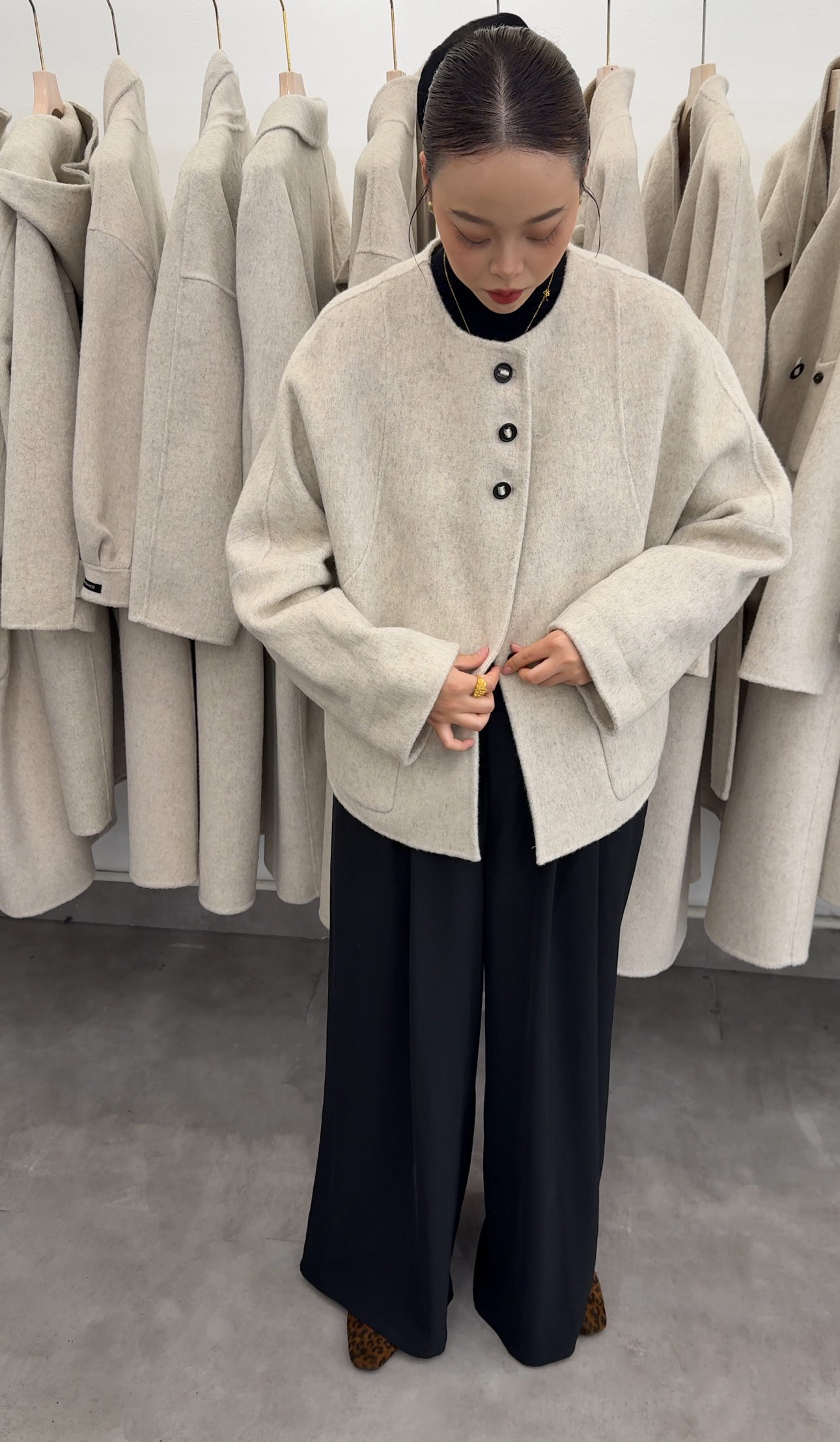 2025年秋冬圆领双面羊毛大衣女宽松单排扣显瘦羊毛呢子外套女短款