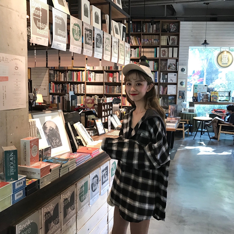 ~Real price - spring Korean loose hooded Plaid Shirt coat