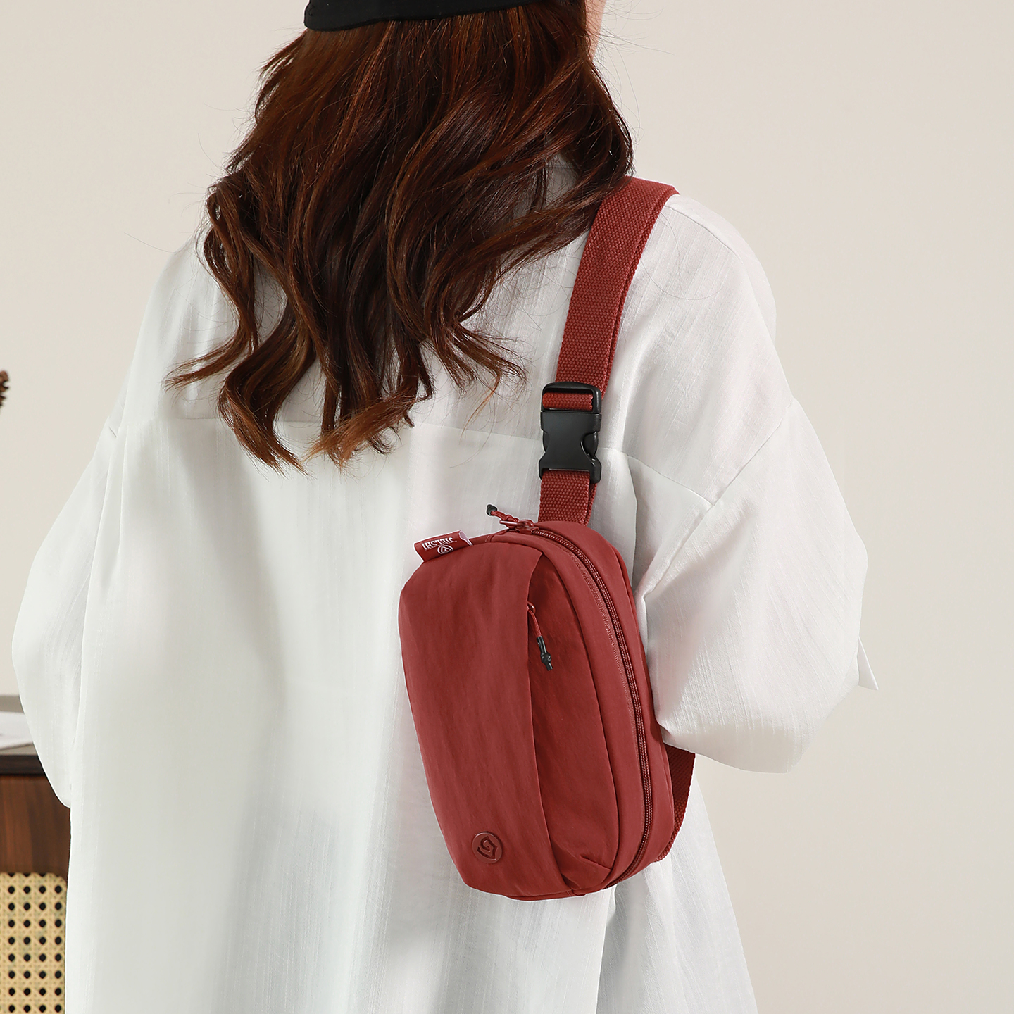 时尚多隔层防水牛津布女包