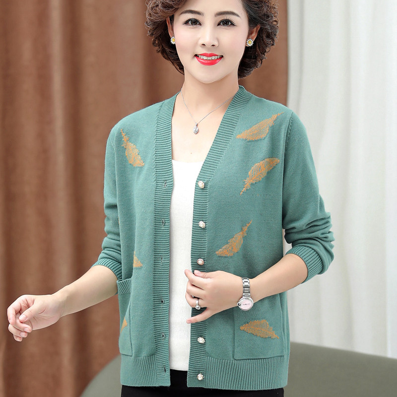 中老年人春秋长袖外套女大码中年短款外搭毛衣50岁妈妈装针织开衫