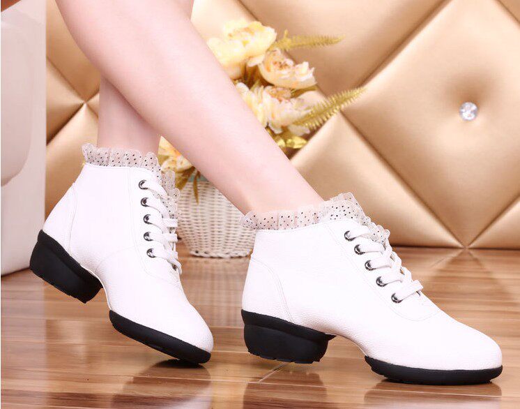 2024春秋季白色广场舞蹈单鞋冬季加绒跳舞运动鞋舒适女室外舞鞋子