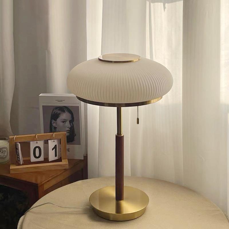 现代轻奢台灯北欧简约设计师卧室床头灯玻璃创意高级感客厅装饰灯