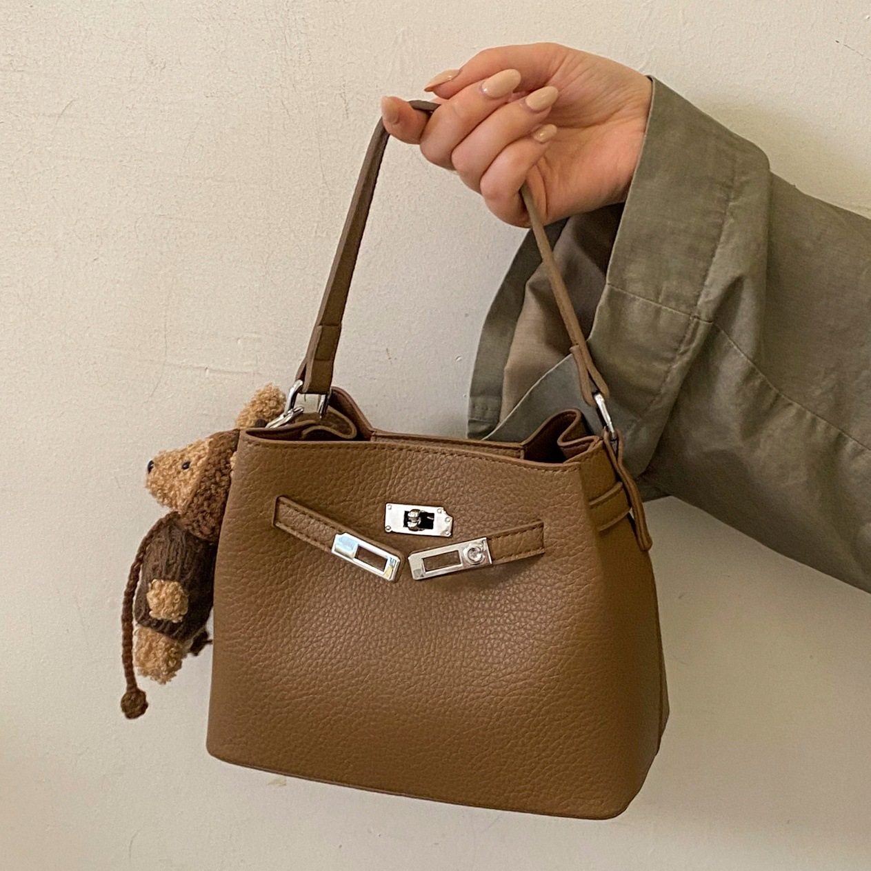 小众水桶包包女式2026新款时尚百搭单肩斜挎手提包高级质感小拎包,箱包皮具/热销女包/男包,单肩包,淘宝优惠券,粉丝福利购,淘宝优惠卷