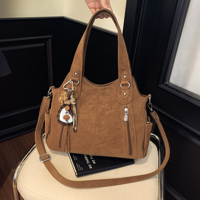 小众大容量托特包女2026新款复古通勤腋下机车包多口袋单肩斜挎包,箱包皮具/热销女包/男包,单肩包,淘宝优惠券,粉丝福利购,淘宝优惠卷