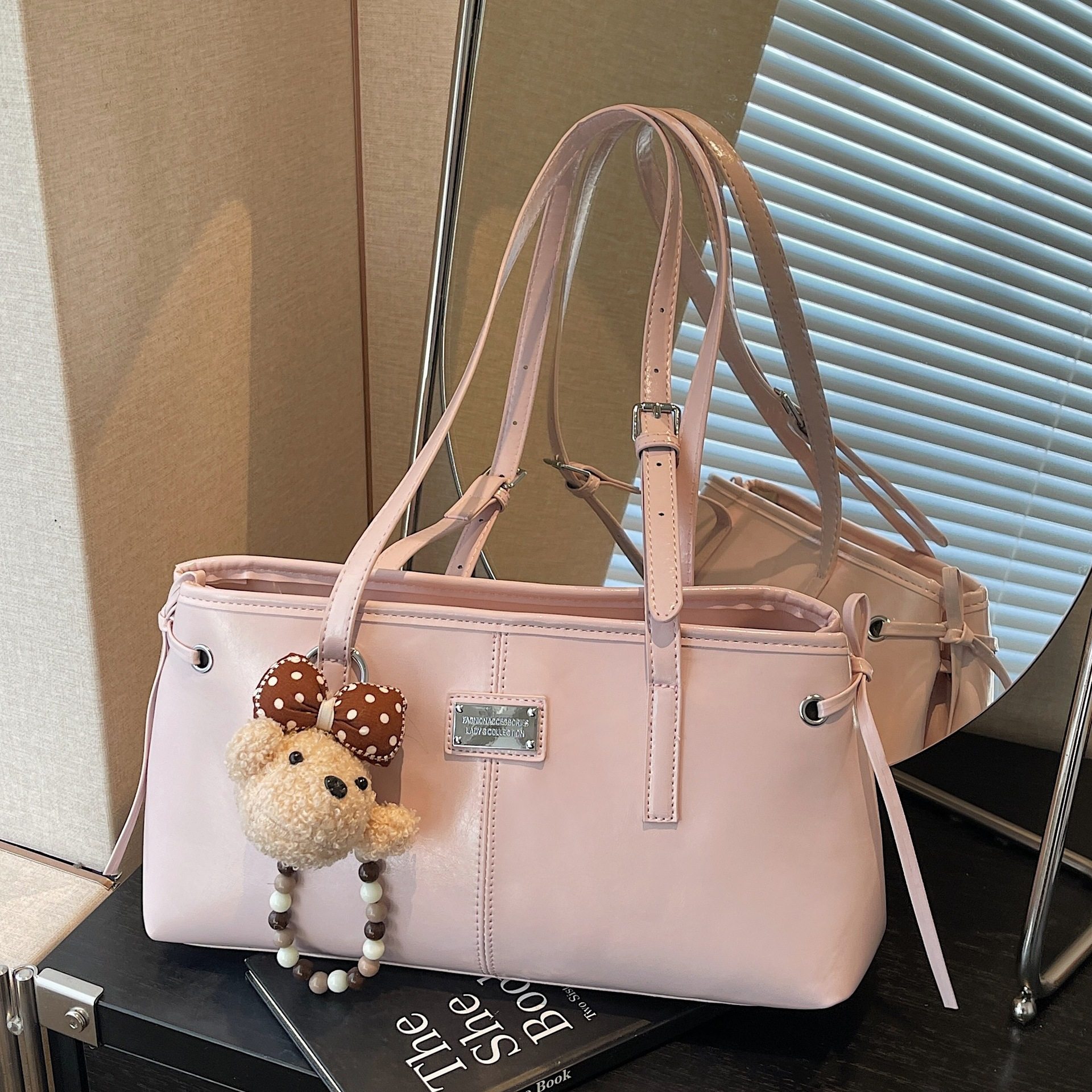 韩版高级感腋下包包女2026新款潮流时尚小众托特包手提单肩通勤包,箱包皮具/热销女包/男包,腋下包,淘宝优惠券,粉丝福利购,淘宝优惠卷