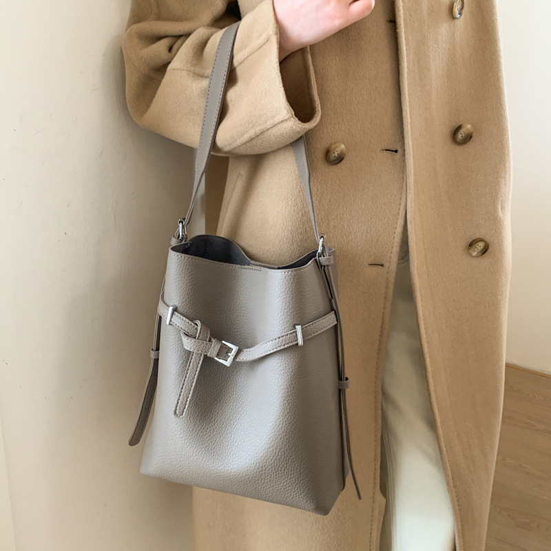 韩系大容量通勤上班单肩水