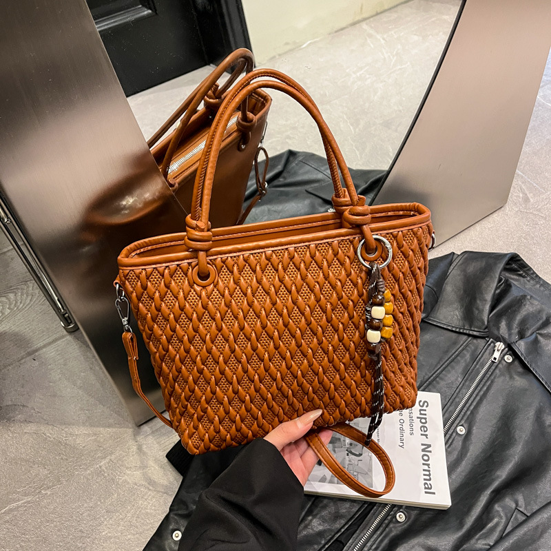 高级质感手提水桶包女2025