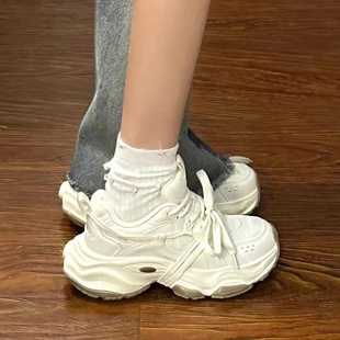 超火老爹鞋女款2026新款秋冬巨好看的厚底运动鞋增高轻便休闲鞋子