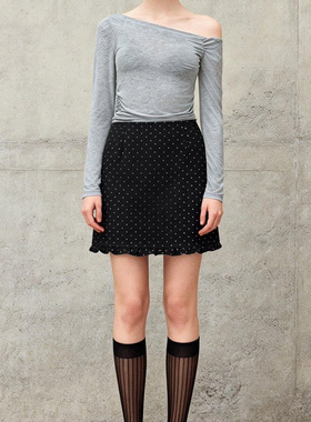 燃燃26春夏法式少女不规则斜肩小衫+波点木耳边半身裙套装40850