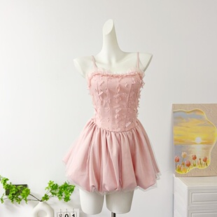 小芙蝶法式纯欲风辣妹重工碎花修身抹胸女款连衣裙