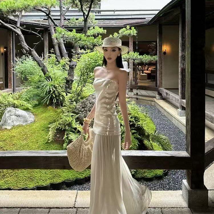 白色连衣裙女法式清冷千金重工亮片party轻礼服度假抹胸生日裙子