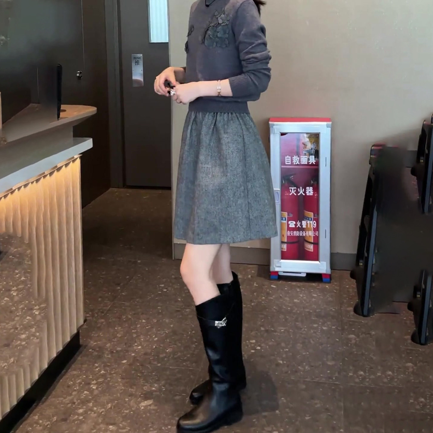 灰色毛呢花苞短裙女秋冬流行新款高腰显瘦遮肉百搭减龄休闲半身裙,女装/女士精品,大码半身裙,淘宝优惠券,粉丝福利购,淘宝优惠卷