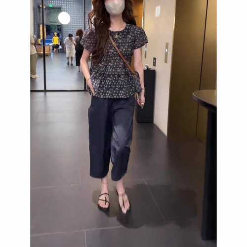 短袖碎花上衣九分裤气质显瘦遮肉小个子穿搭洋气矮个子夏季套装女