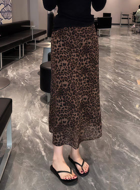 豹纹半身裙女2026夏季流行新款高腰显瘦法式复古设计感A字长裙