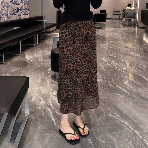 豹纹半身裙女2026夏季流行新款高腰显瘦法式复古设计感A字长裙