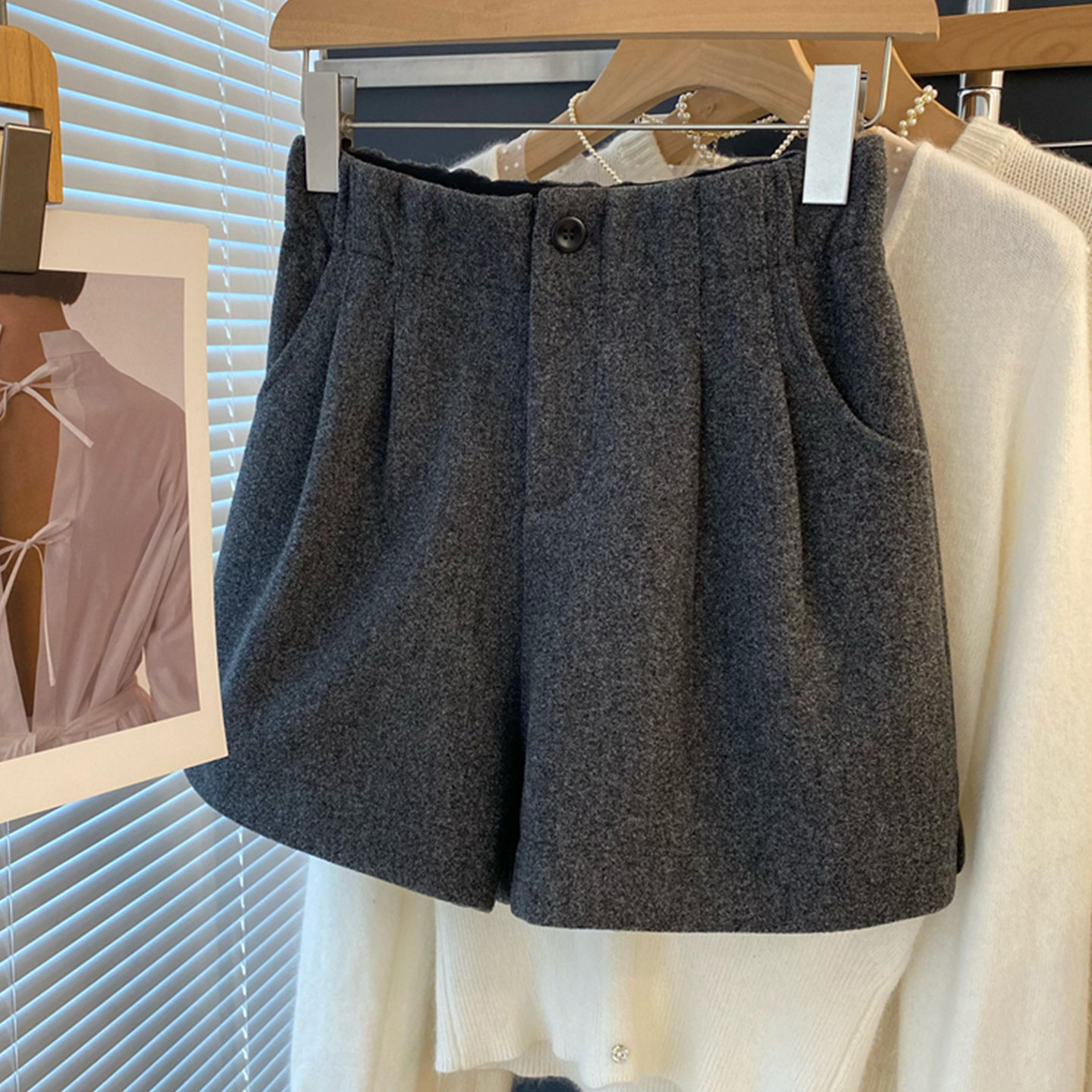 松紧高腰毛呢短裤女2025冬新款高级感大码梨型宽松显瘦A字阔腿裤