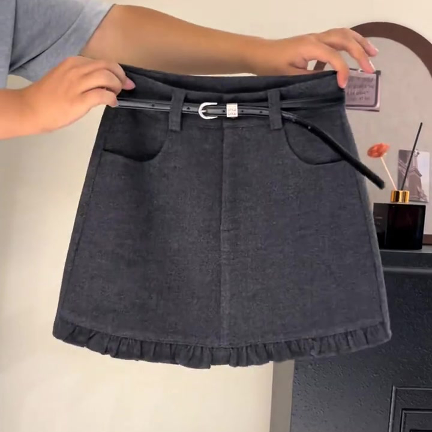 灰色木耳边半身裙女秋冬流行新款高腰显瘦时尚百搭洋气a字版短裙